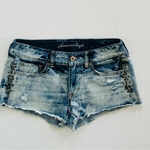 American Eagle Outfitters Studded Distressed Jean Shorts Size S